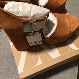 ZARA Beautiful TAN Suede Heels with Strap@ankle,Size11 Brand New.See All Pics.🤩🌸